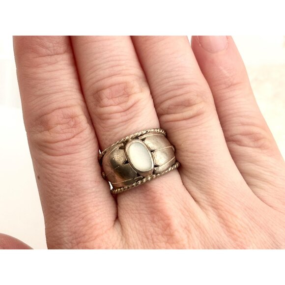 Mother of Pearl Accented Rope Framed 925 Sterling Silver Vintage Ring - sz 7.75 - Picture 10 of 12